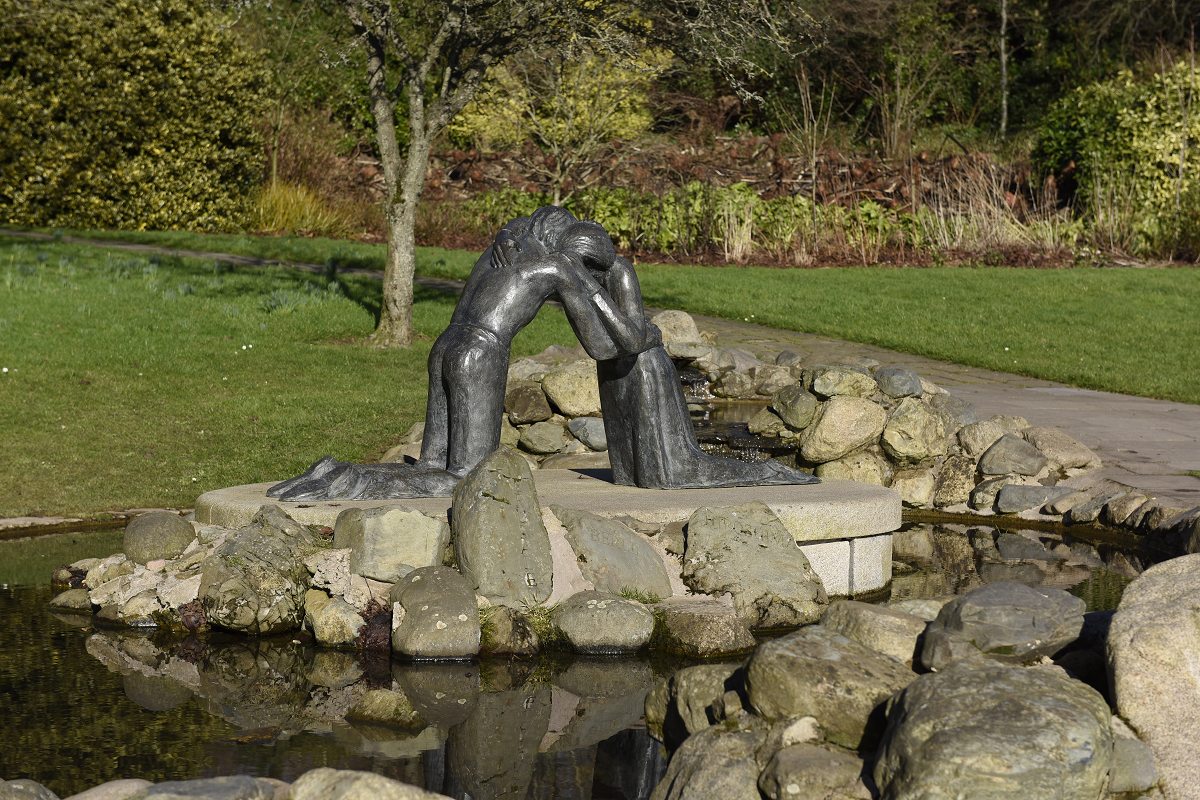 Reconciliation sculpture i nthe grounds of the Stormont Estate, by the artist Josefina de Vasconcellos.