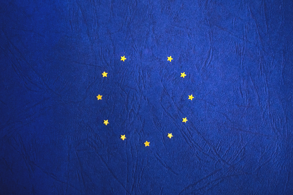 A set of stars in the shape of the Flag of Europe, with one missing