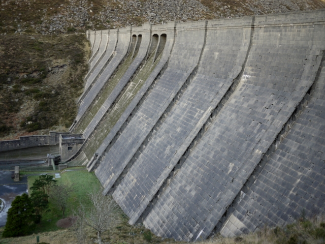 An image showing Ben Crom Dam Wall